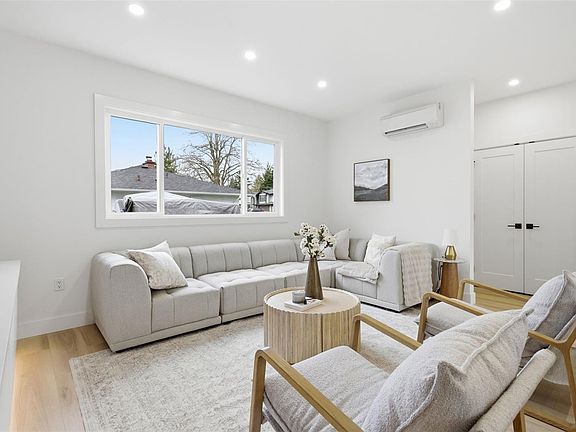 5th image of 621 Broadway St #3