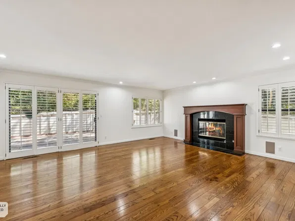 35 Biltmore Ln, Menlo Park, CA 94025