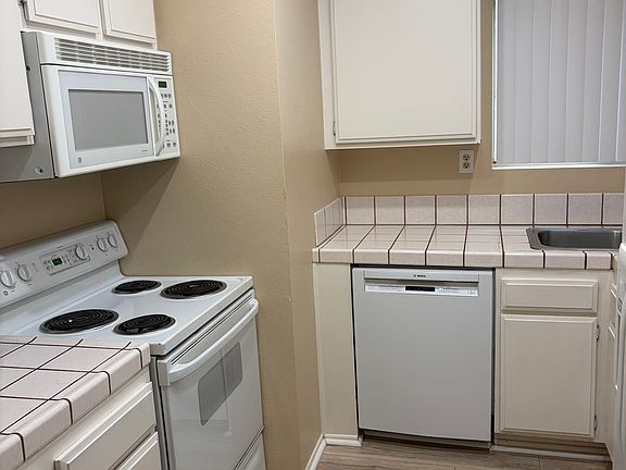 5th image of 6146 Calle Mariselda Unit 203