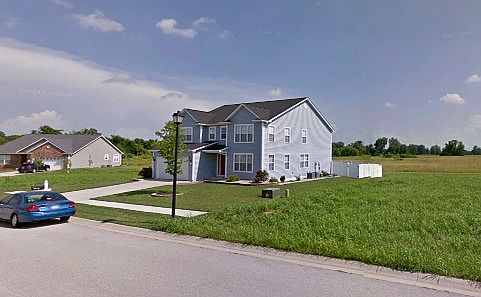 2nd image of 613 Laurelwood Ct