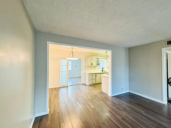 5th image of 1725 Vine St