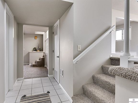 4th image of 15104 Farnam Cir