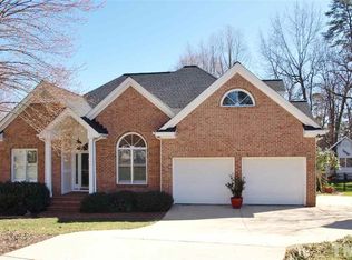 6200 Wyckhurst Ct, Raleigh, NC 27609