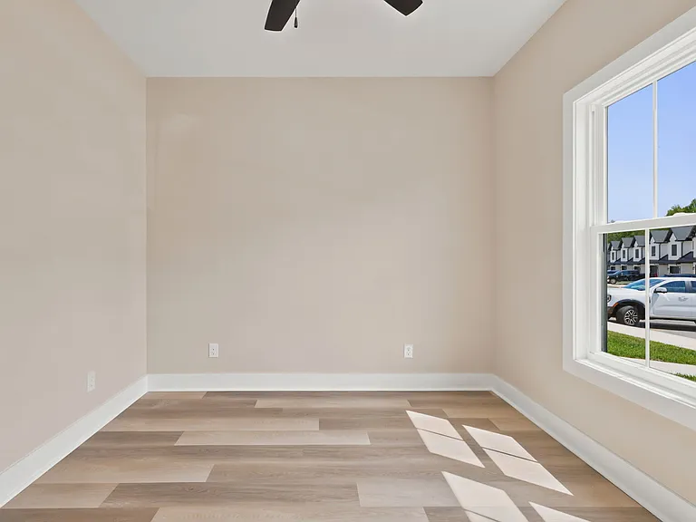126 Luke Ct — Photo 6