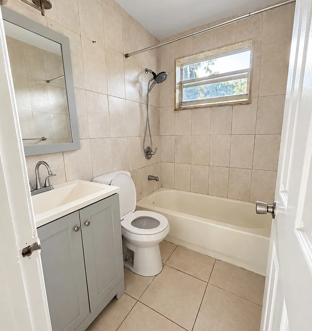 2 bed, 690 sqft, $1,990 — Photo 4