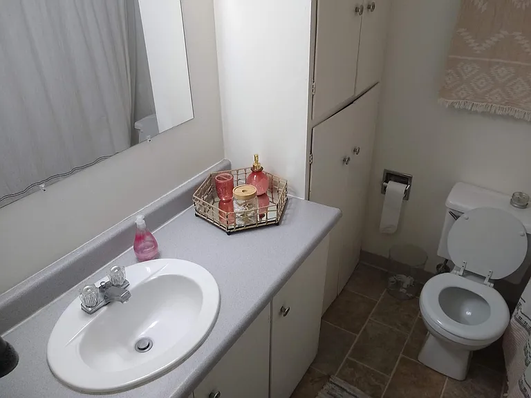510 E Stuart St — Photo 5