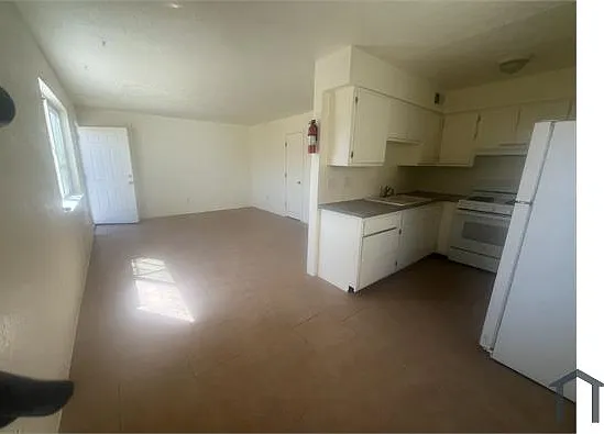 127 Garcia St NE #B — Photo 1