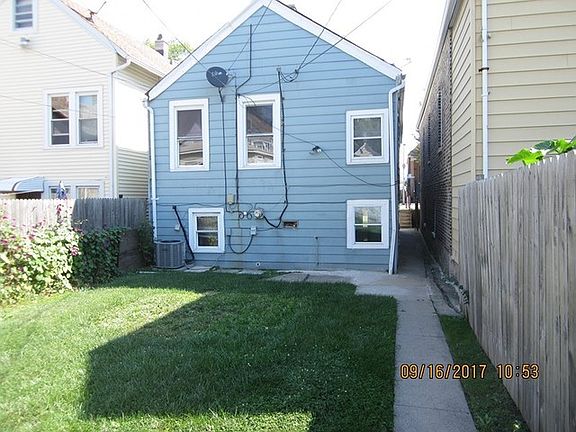 5th image of 3642 S Hermitage Ave