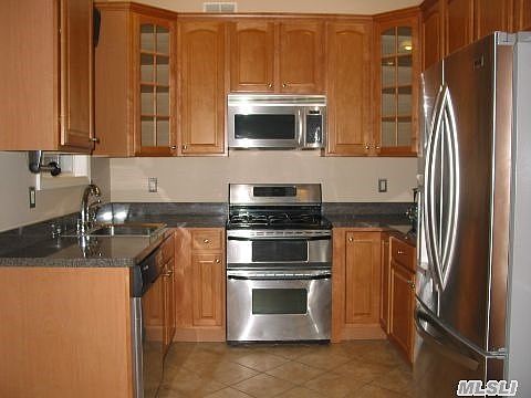 2nd image of 95 Tiffany Ct S