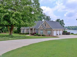 10 Leeward Ct, Newnan, GA 30263