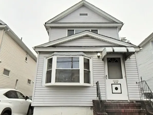 9446 225th St, Queens Village, NY 11428