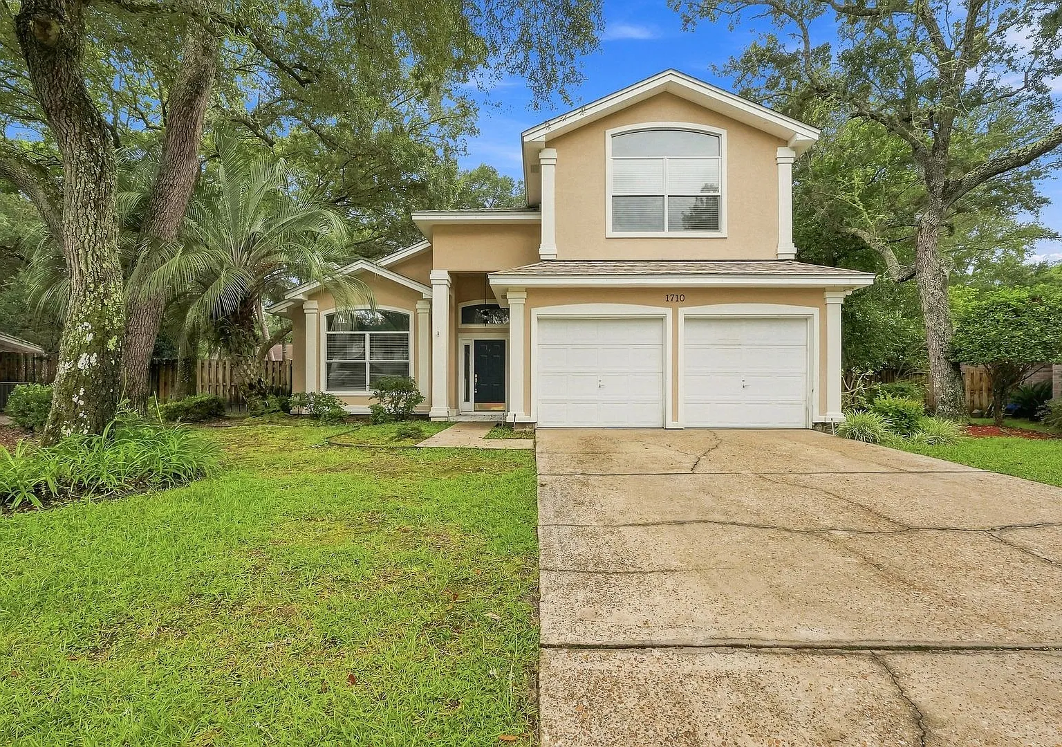 2 Story Home in Parkwood Estates at Bluewater Bay! — Photo 1