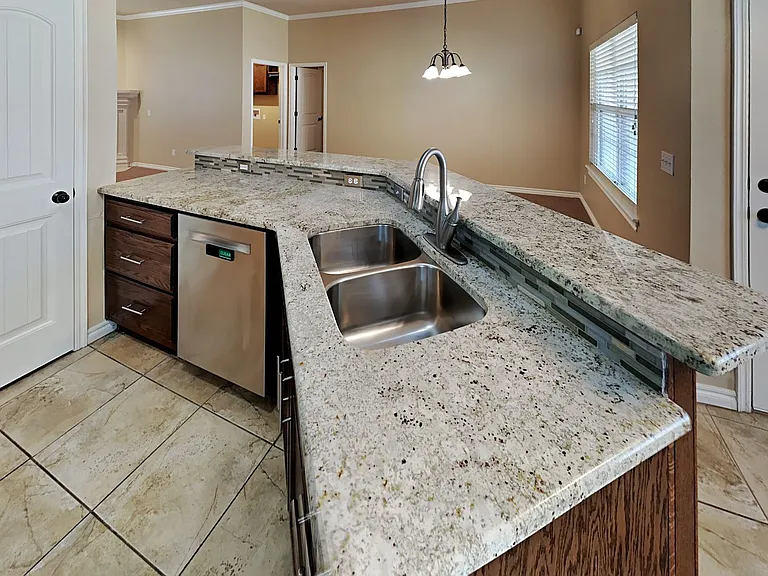9315 Peachtree Ln — Photo 8