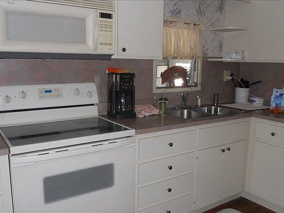 4th image of 48 Pine Aire Cir
