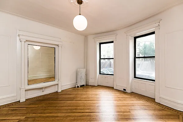Rented by Nooklyn NYC LLC | media 42