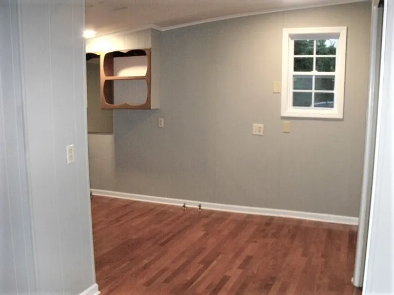 901 Johnson Ave — Photo 10