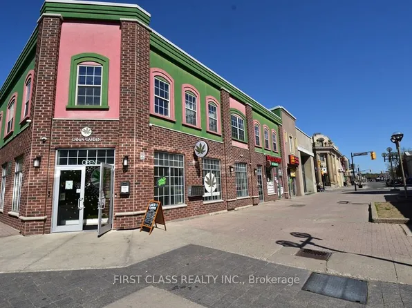 18 Market St, Brantford, ON