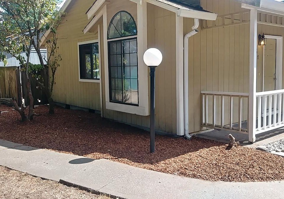 1st image of 567 Malibu Dr SE