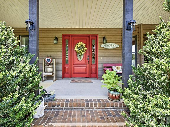 4th image of 505 Glover Rd