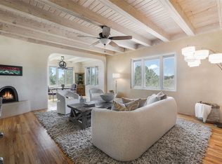 1022 Governor Dempsey Dr, Santa Fe, NM 87501