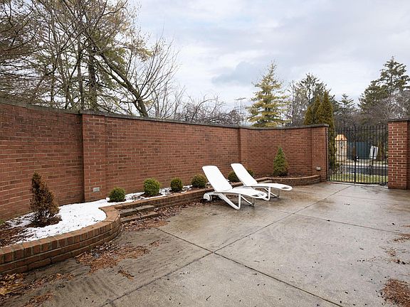 4th image of 5671 Bastille Pl