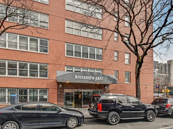 251 East 32nd Street image 12 of 15