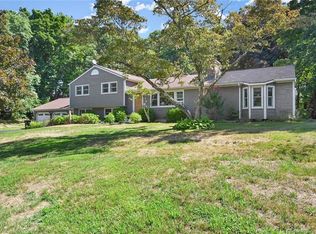 32 Heritage Rd, Monroe, CT 06468