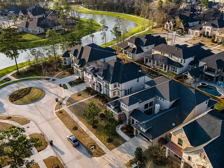 10410 Southern Hawker — Photo 42