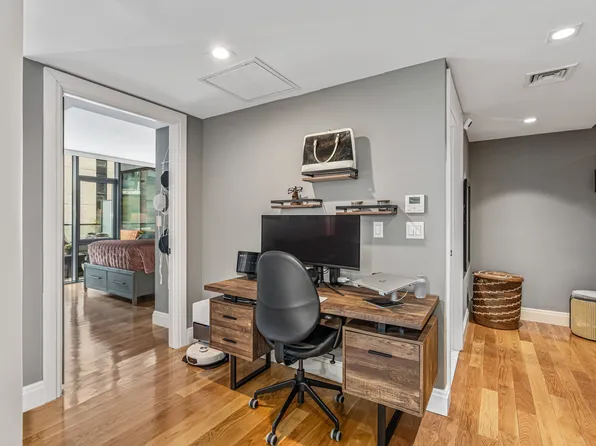 554 4th Avenue image 7 of 26