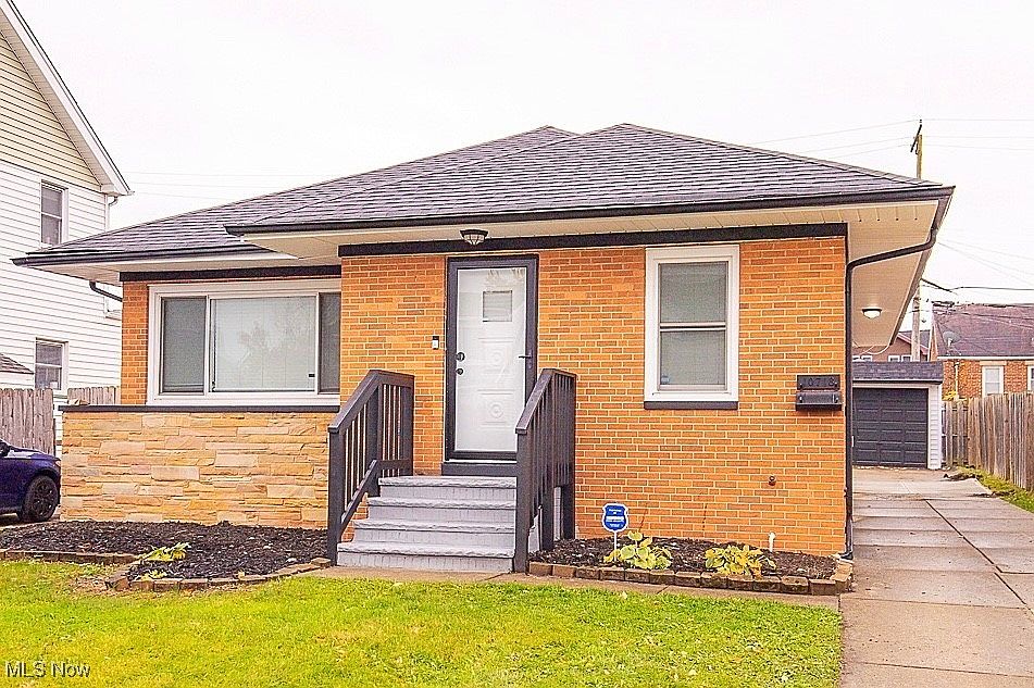 1st image of 10718 Vernon Ave