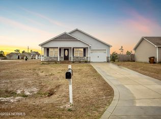 316 Sinclair Ln, Hubert, NC 28539