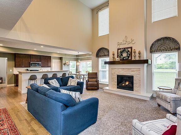 4th image of 2585 Derby Dr