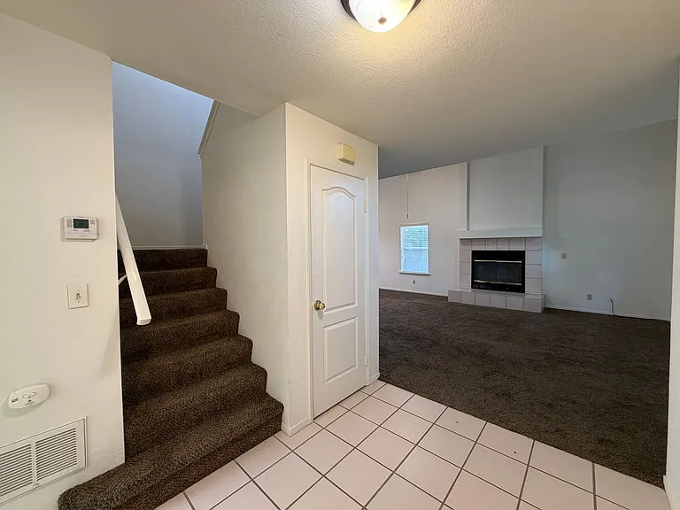 1893 E Deyoung Dr — Photo 3