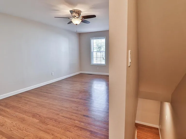 2831 Laclede Station Rd — Photo 10
