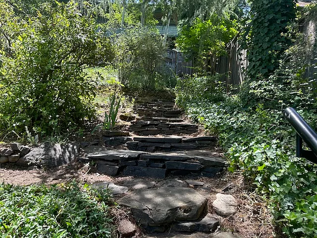 372 Iowa St — Photo 10