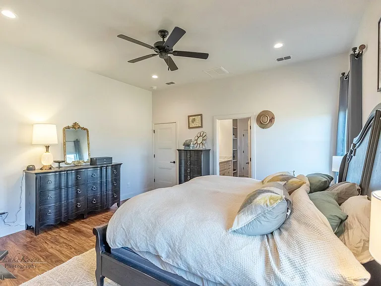 233 Calumet St — Photo 30