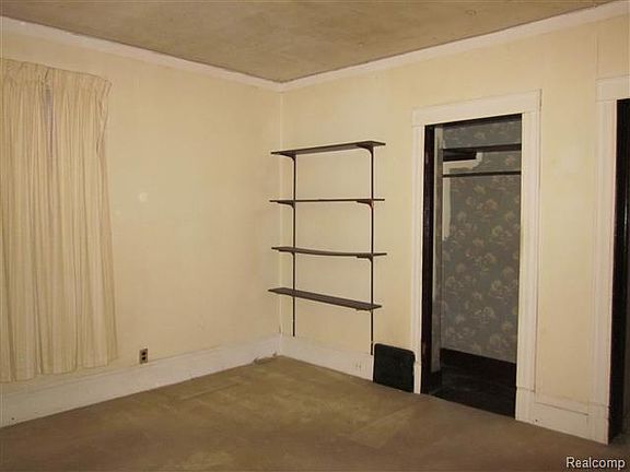 4th image of 1403 Lapeer Ave
