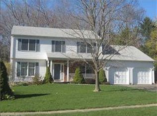 40 Greenwood Dr, Southington, CT 06489