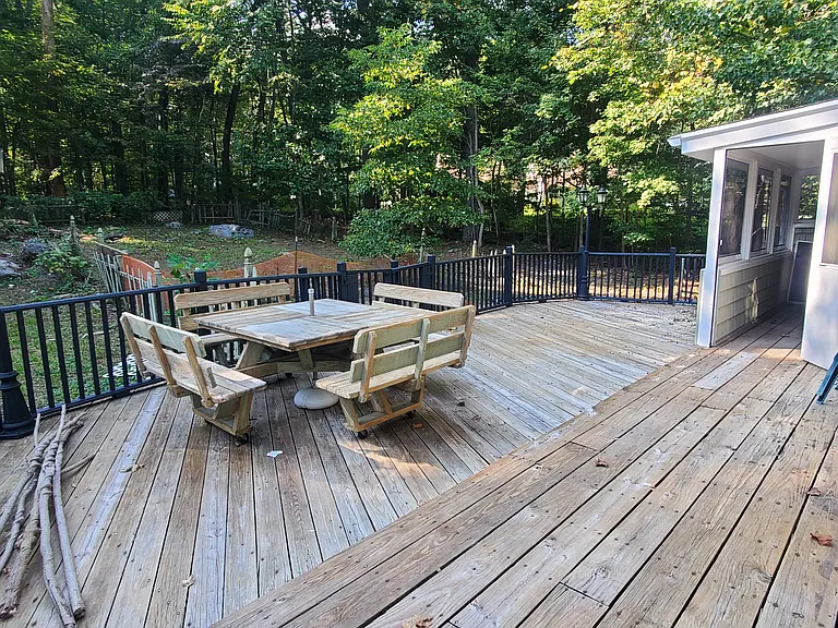 42 Lynn Rd — Photo 31