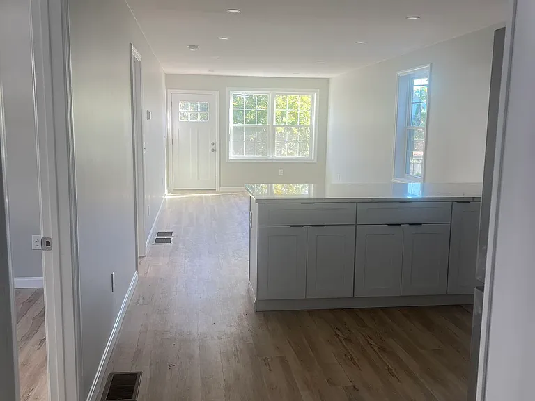 83 Ocean St — Photo 5