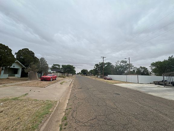 4th image of 620 W 10th St