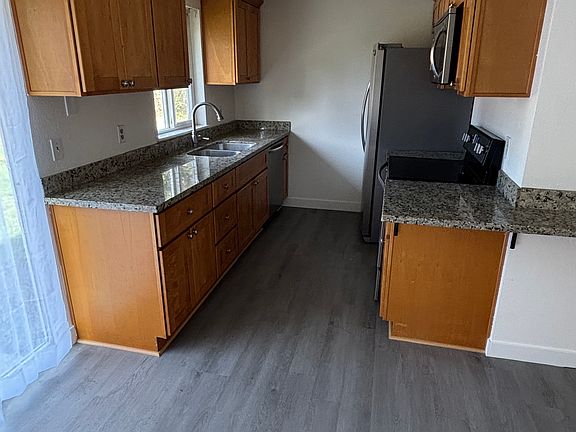 5th image of 18609 78th Ave E #B