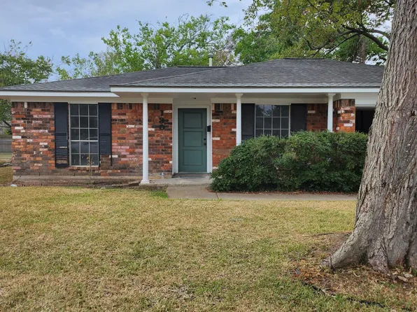 130 Talisman St, Lake Jackson, TX 77566