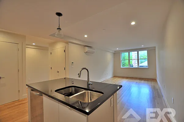 Rented by EXR | media 12