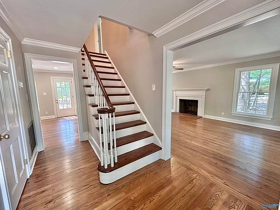 5th image of 2610 Vista Dr SE