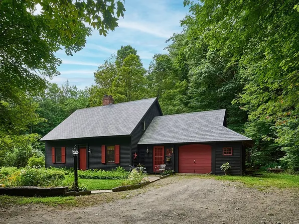 83-83 North St #A, Shelburne Falls, MA 01370