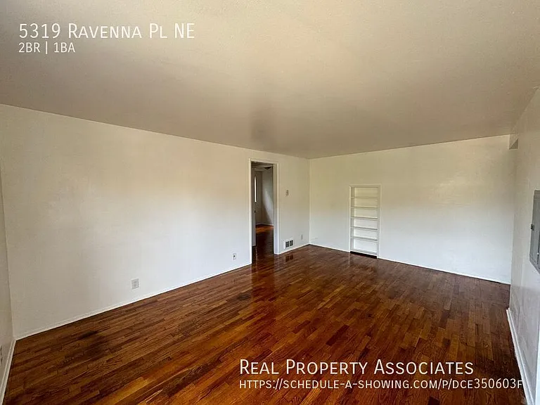 5319 Ravenna Pl NE — Photo 3