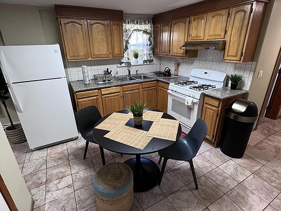 5th image of 2234 E 22nd St #B