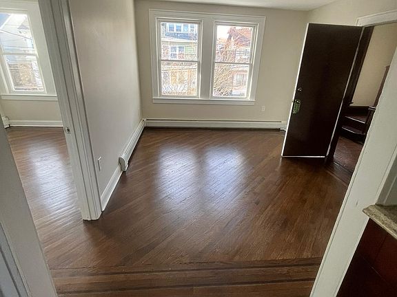 4th image of 44 Poe Ave #4