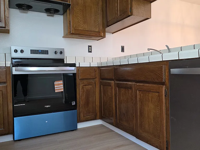 1157 Kelez Dr — Photo 8